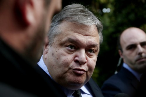 Βενιζέλος κατά Παπανδρέου: Δεν έχει δικαίωμα να διασπάσει την παράταξη