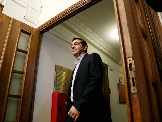 Ενόχληση Τσίπρα προς βουλευτές για το επίδομα 400 ευρώ χρήσης Ι.Χ.