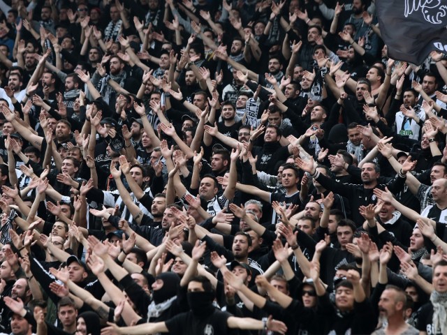 Όλα τα συνθήματα των ελληνικών γηπέδων σε ένα βιβλίο