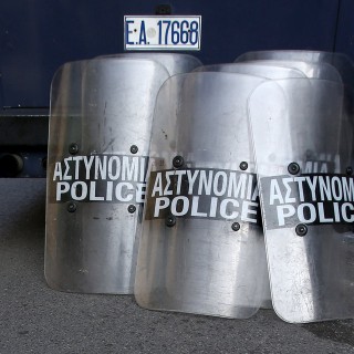 Επίθεση με βόμβες μολότοφ στην Χαριλάου Τρικούπη