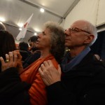 El Mundo: Οι ‘Ελληνες ψήφισαν ΣΥΡΙΖΑ αλλά πανηγυρίζουν με μέτρο – ‘Εχουν περάσει πολλά