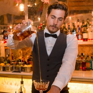 Ο Μάριος Ηλιόπουλος και ο φανταστικός κόσμος της μπάρας