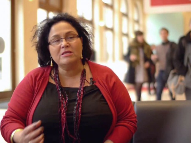 Η ανταποκρίτρια του Charlie Hebdo στην Ελλάδα μιλάει στην Popaganda