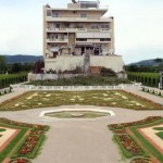 Το left.gr τρολάρει τις φήμες για μετακόμιση του Τσίπρα στο Ψυχικό