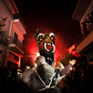 Βγήκε στην Άμφισσα παγανιά το Στοιχειό της Χάρμαινας