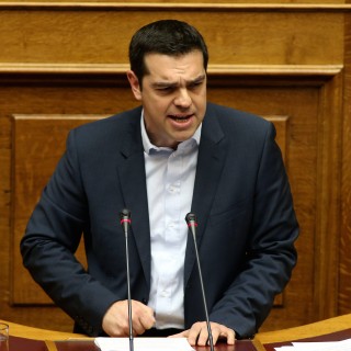 Ο Τσίπρας απορρίπτει την πρόταση των θεσμών