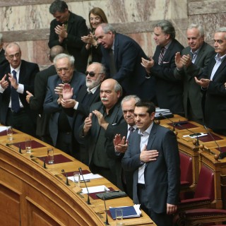 Τα πρώτα μέτρα της κυβέρνησης για να έρθει η χρηματοδότηση