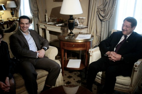 Σε θερμό κλίμα η συνάντηση Τσίπρα-Αναστασιάδη