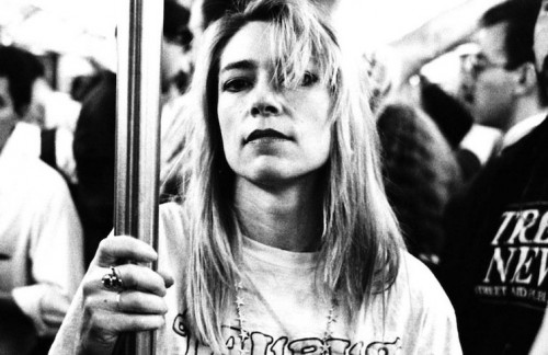 Η Kim Gordon “αδειάζει” την Courtney Love
