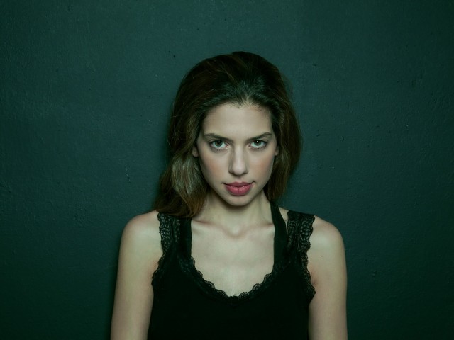 «Είναι σοκαριστικό να βλέπεις πώς η εξουσία χρησιμοποιεί τα αδύναμα κομμάτια της κοινωνίας για να επιβληθεί»