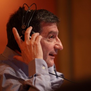 «Στο μικρόφωνο ο Δήμαρχος Γιώργος Καμίνης. Δηλαδή εγώ».