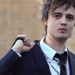 Ο Pete Doherty γράφει κομμάτι για την Amy Winehouse