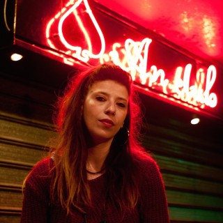 15 χρόνια στο τιμόνι του AN Club, και τι δεν έχουν δει τα μάτια της Εύας Κολόμβου