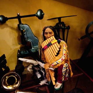 Πήγαμε στο πιο πριβέ underground ρεμπέτικο στέκι του Πειραιά