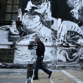 Αυτοί κάλυψαν με γκράφιτι το κτίριο του Πολυτεχνείου