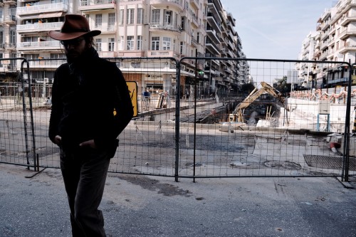 Πόσο καιρό θέλει να «μπαλωθεί» μια λακκούβα σε δρόμο της Αθήνας;