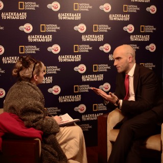 Κανένας Harry Potter. Ο DMC είναι ο αυθεντικός Βρετανός μάγος που υπόσχεται με ένα trick να εξαφανίσει την οικονομική κρίση