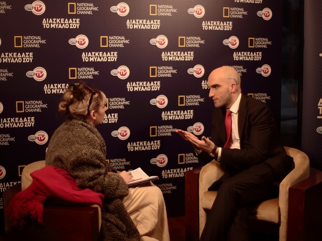 Κανένας Harry Potter. Ο DMC είναι ο αυθεντικός Βρετανός μάγος που υπόσχεται με ένα trick να εξαφανίσει την οικονομική κρίση