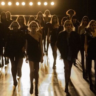 Paris Fashion Week 2015: οι σχεδιαστές ”ζωγράφισαν” στην εβδομάδα μόδας του Παρισιού!