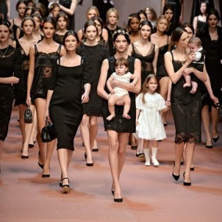 Οι Dolce & Gabbana απέδωσαν φόρο τιμής στη Μητέρα