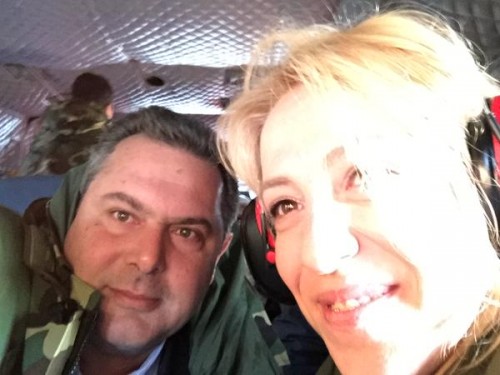 Στα Κύθηρα με selfie Καμμένος και Δούρου