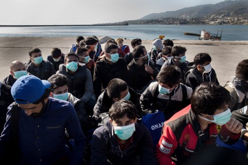 400 μετανάστες έφτασαν σήμερα το πρωί στη Λέσβο