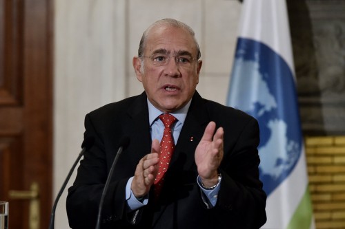 ΟΟΣΑ: Το 43,4% του εισοδήματος των Ελλήνων καταλήγει σε εφορία και ασφαλιστικά ταμεία