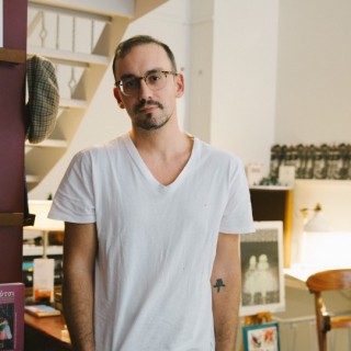 Βασίλης Ζηλάκος: «Οι μικροί εκδότες λειτουργούν περισσότερο ως διανοούμενοι και λιγότερο ως επιχειρηματίες»