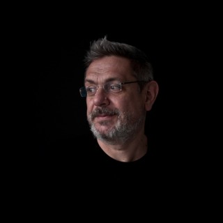 Ο 'Αγγελος Τσέκερης μας εξηγεί την αλλιώτικη ιστορία του Νίκου Ζαχαριάδη 