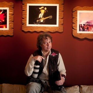 Αν δεν ξέρεις ποιος είναι ο Χρήστος Κισατζεκιάν, μάλλον δεν πηγαίνεις σε ροκ συναυλίες.