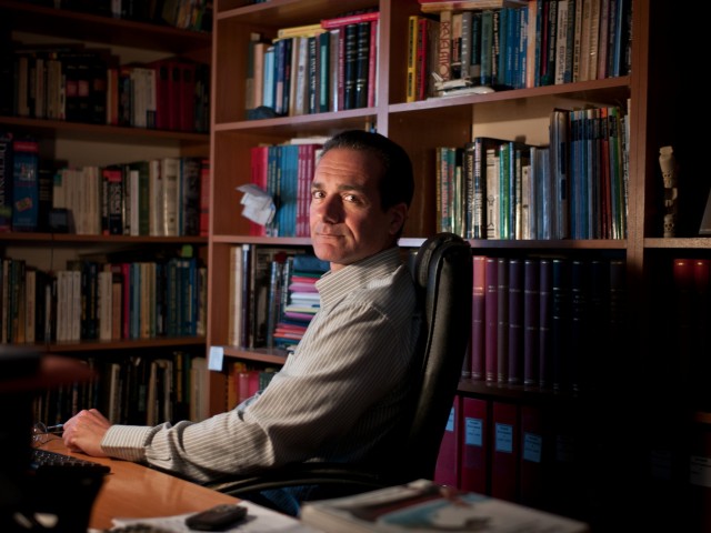 Ο Θανάσης Βέμπος ανακάλυψε στο Νησί του Πάσχα έναν Ελβετό που μιλούσε ελληνικά