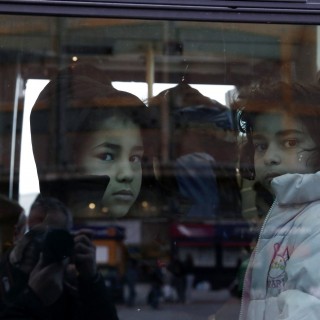 Έφτασαν στον Πειραιά της γης οι κυνηγημένοι