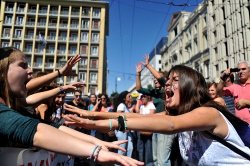 Αντισυνταγματικές κρίθηκαν οι περικοπές μισθών στους νέους κάτω των 25