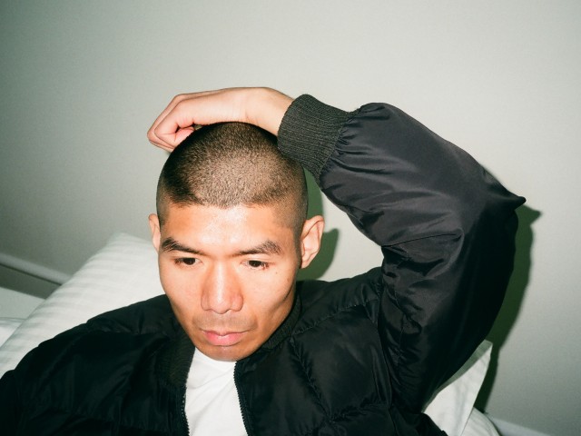 Ο Ren Hang αγάπησε (τη γυμνή) Αθήνα (NSFW)