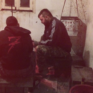 Popaganda αποκλειστικό: Πως τις φτιάχνουν τις ρουκέτες (στη Χίο)