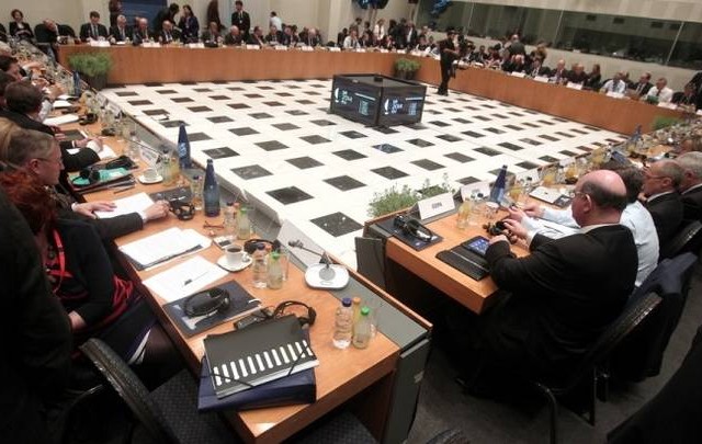 Handelsblatt: Η Ελλάδα αποκτά και πάλι ένα «κομμάτι» της κυριαρχίας της