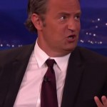 Χθες, ο Τσάντλερ από τα Φιλαράκια είχε μια άβολη πορνό στιγμή στην αμερικάνικη τηλεόραση