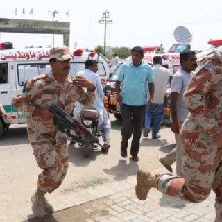43 Νεκροί από επίθεση σε λεωφορείο στο Πακιστάν
