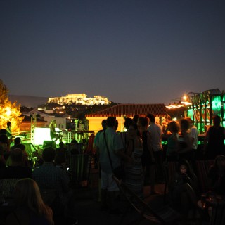 Ακουστικά ηλιοβασιλέματα στην ταράτσα του Bios