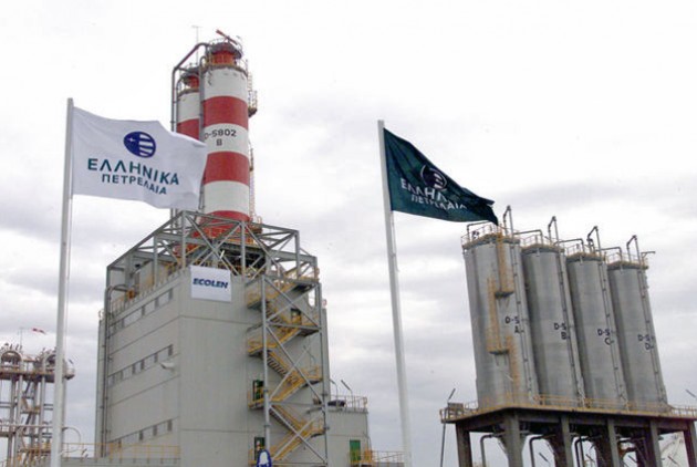 Φωτιά στα διυλιστήρια των ΕΛ.ΠΕ. στον Ασπρόπυργο