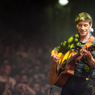 Ο Σωκράτης Μάλαμας στο Θέατρο Βράχων