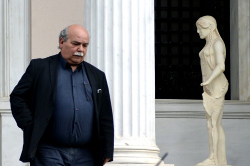 Ψεύτικος λογαριασμός του Υπουργείου Εσωτερικών γράφει για κλείσιμο των τραπεζών