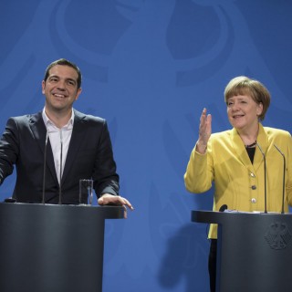 Η Μέρκελ «πίνει» το αίμα του Αλέξη Τσίπρα