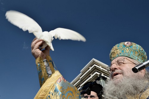 Αγρύπνια κατά του Gay Pride από τον Άνθιμο Θεσσαλονίκης