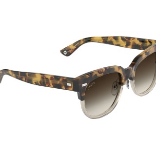 Ο οίκος Gucci αναδεικνύει την συλλογή γυαλιών Havana με ειδικό βίντεο εμπνευσμένο από την ταινία “Swimmer”