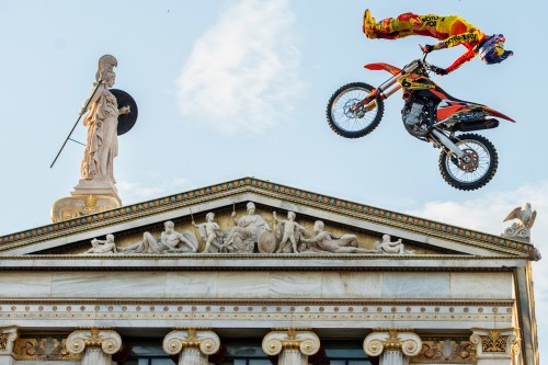 To Red Bull X-Fighters θα ταράξει το ιστορικό λατομείο στο πρώτο του Ελληνικό tour stop