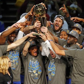 Στο Τέλος Κερδίζουν Οι Πολεμιστές, Πρωταθλητές 2015 οι Golden State Warriors