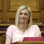 «Αποτελείς ντροπή για την Αριστερά»