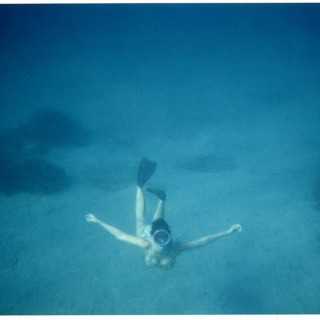 Πρέπει να ζει κανείς ανάμεσα σε θαυματουργά πράγματα και πλάσματα, αν θέλει να κρατηθεί στη ζωή