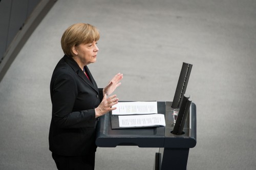 Μέρκελ: Θέλουμε να κρατήσουμε την Ελλάδα στην Ευρωζώνη